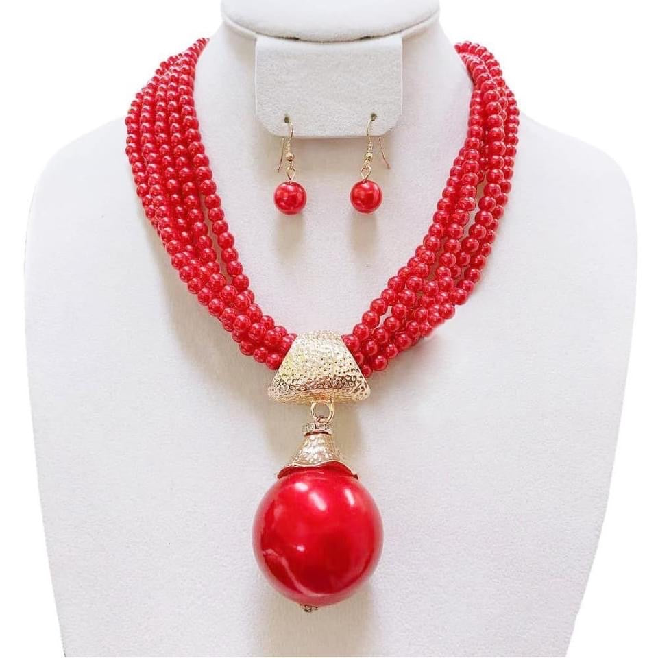 Unique Pearl Pendant Necklace Set