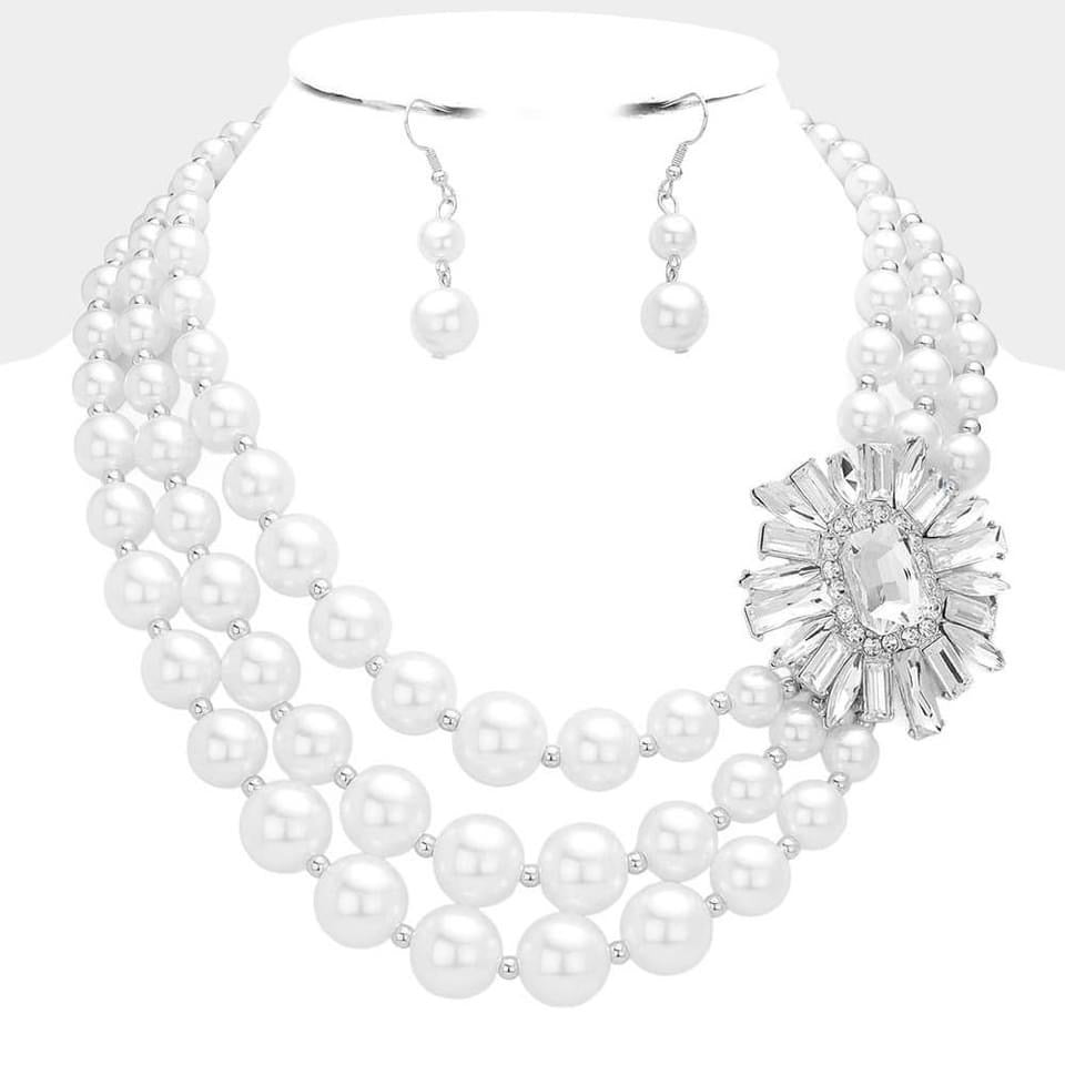 beautiful 3 strand necklace set with accent piece