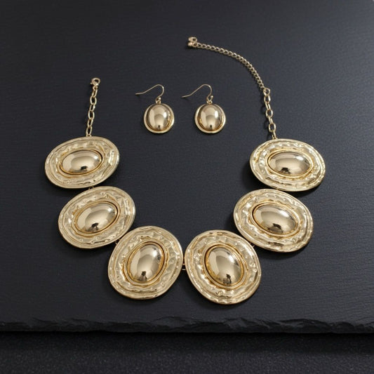 Collar Gold Organic Oval Domed Link Necklace